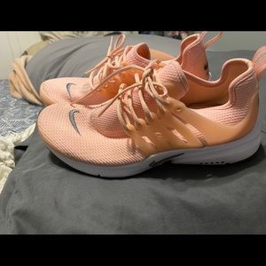 NIKE Presto react size 8